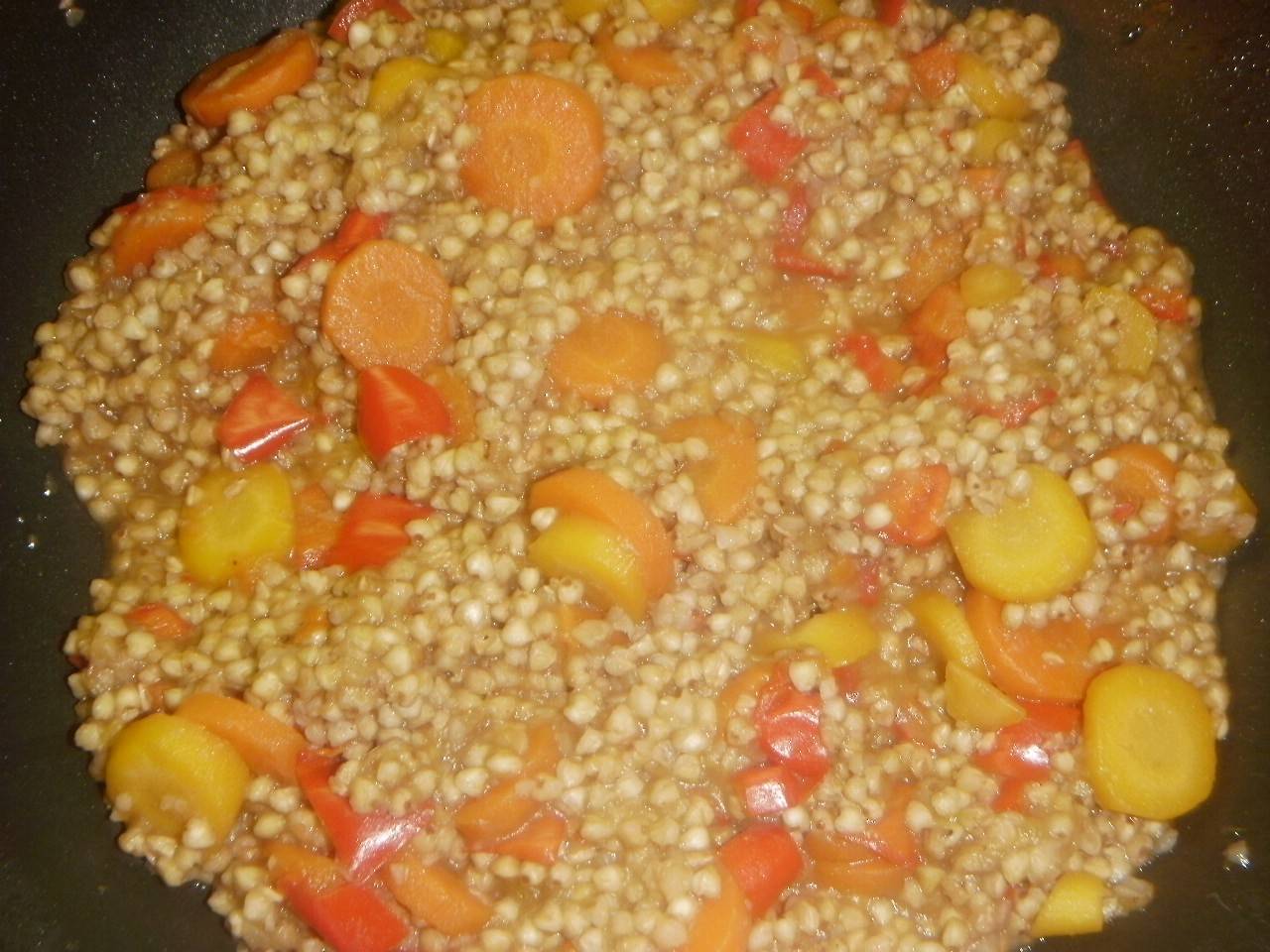 Buchweizenpfanne mit Gemüse Rezept - ichkoche.de