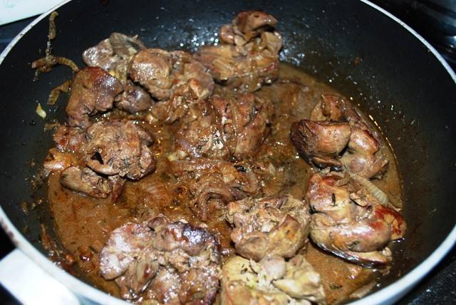 Hühnerleber mit Weißwein Rezept - ichkoche.de Hühnerleber mit Weißwein Rezept - ichkoche.de