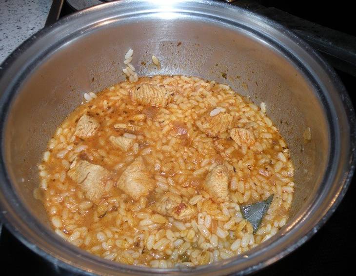 Reistopf mit Schweinefleisch Reistopf mit Schweinefleisch