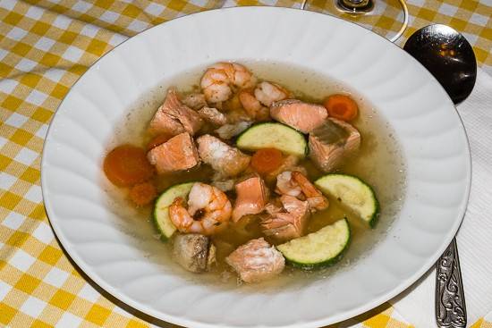 Fischsuppe mit Gemüse