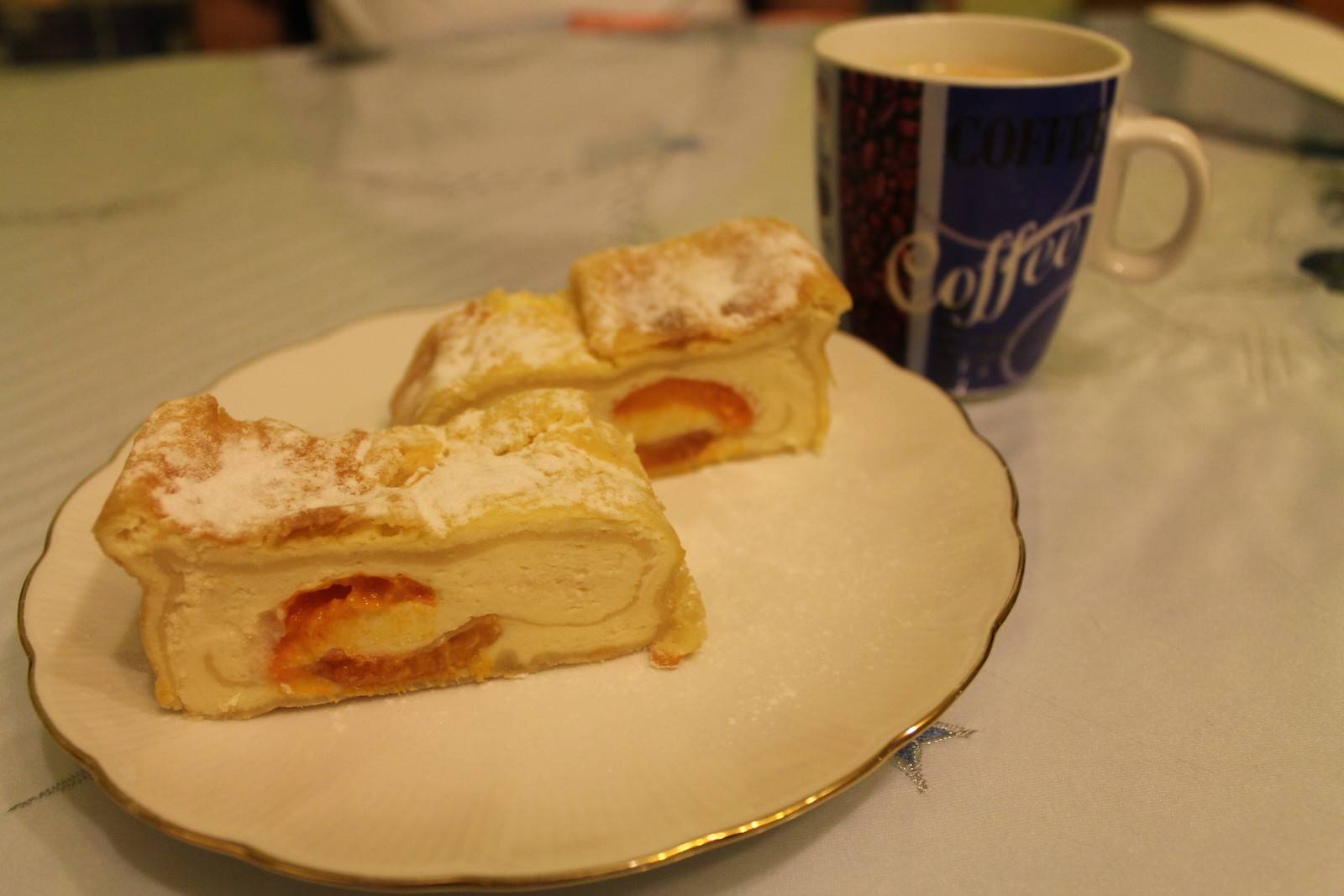 Topfen-Marillen-Strudel