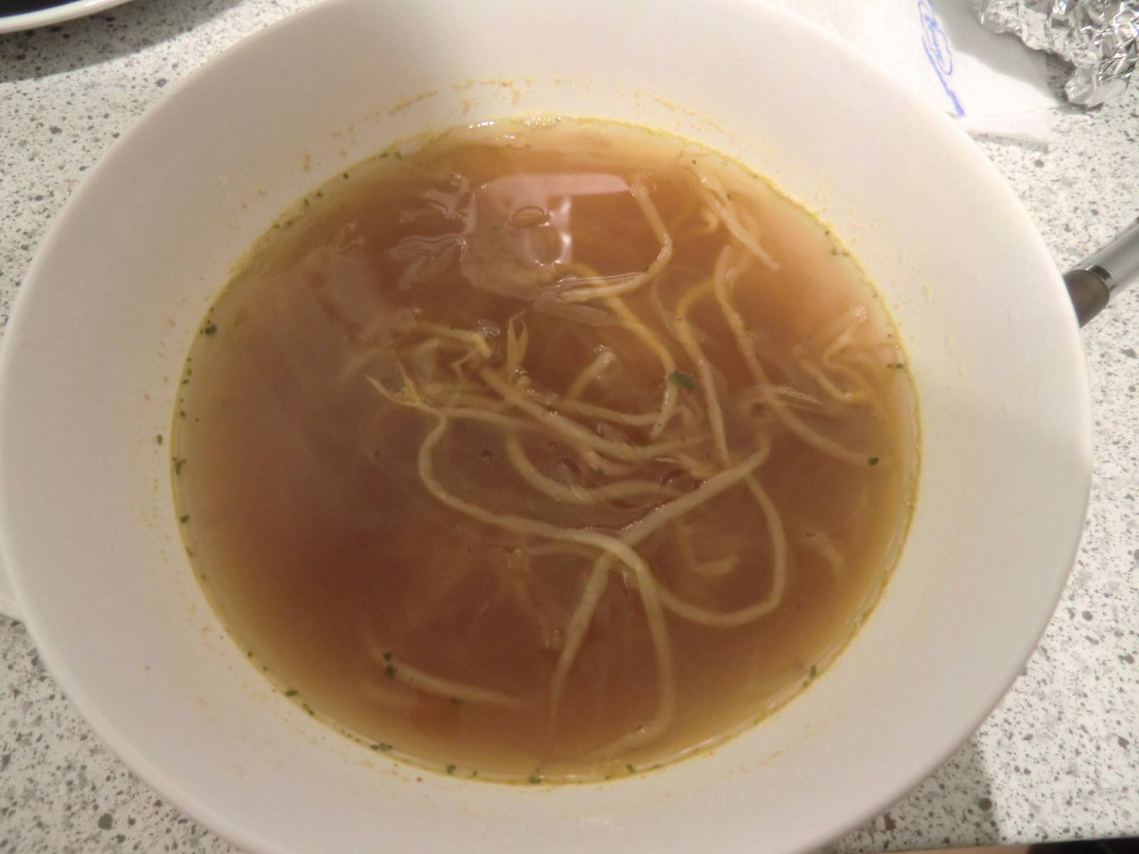 Glasnudel-Sojasprossen-Suppe