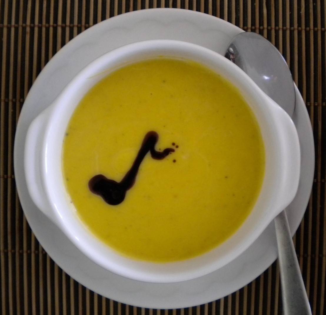 Hokkaido-Kürbiscrémesuppe