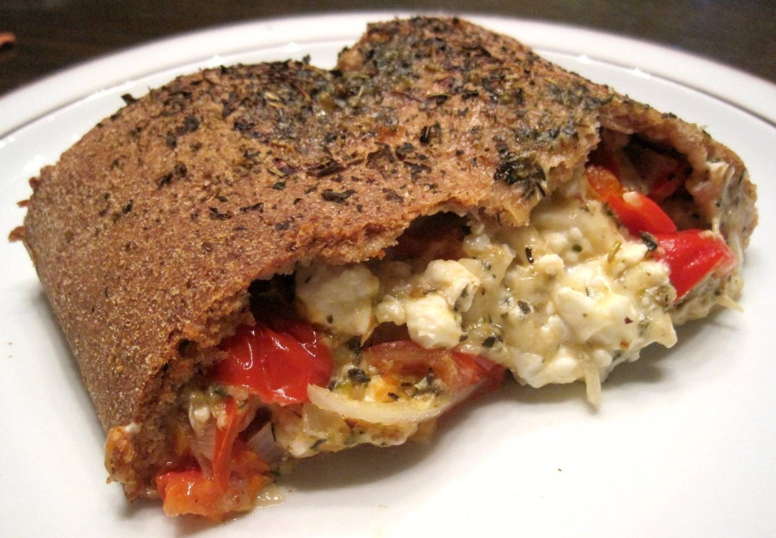 Pizzastrudel Rezept - ichkoche.de Pizzastrudel Rezept - ichkoche.de