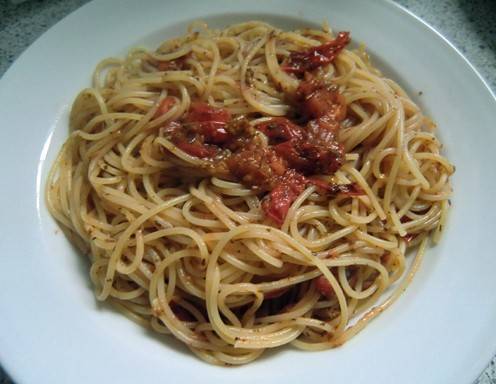 Spaghetti mit Kräuter-Tomatensauce