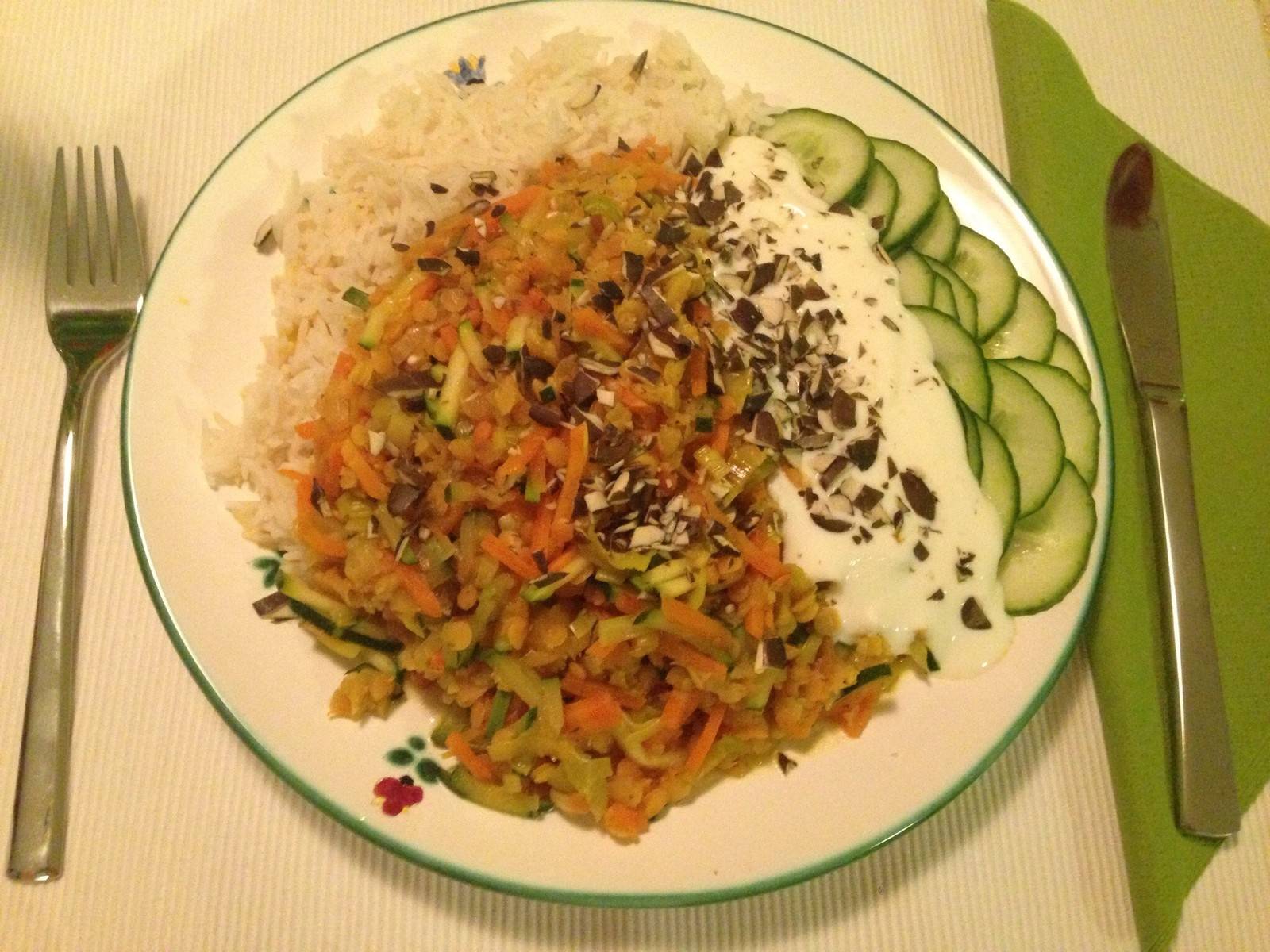 Indisches Linsengemüse mit Reis