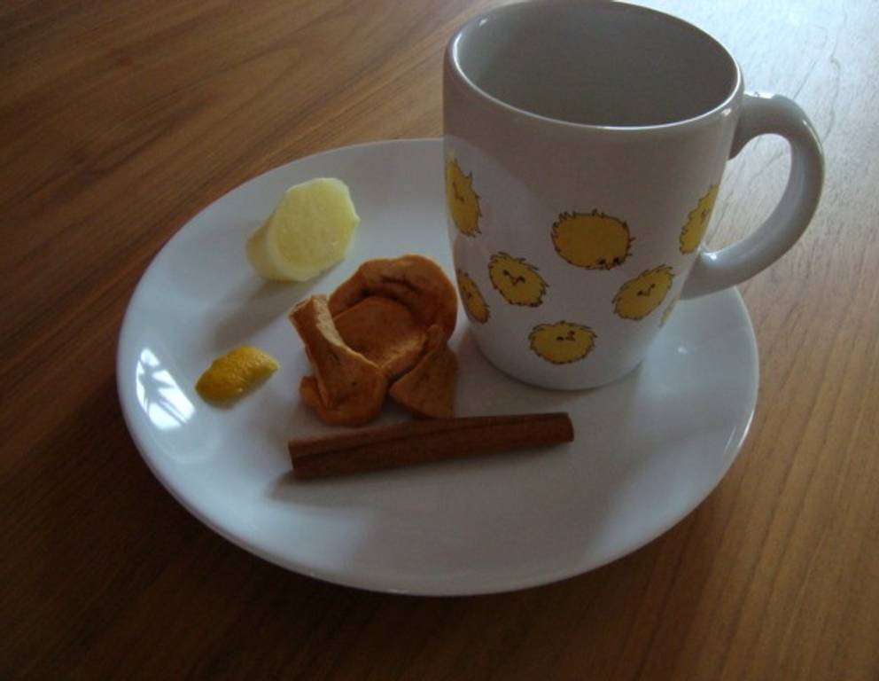 Wärmender Apfel-Ingwer-Tee Wärmender Apfel-Ingwer-Tee