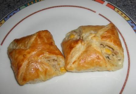 Blätterteigtaschen mit Thunfisch und Mais