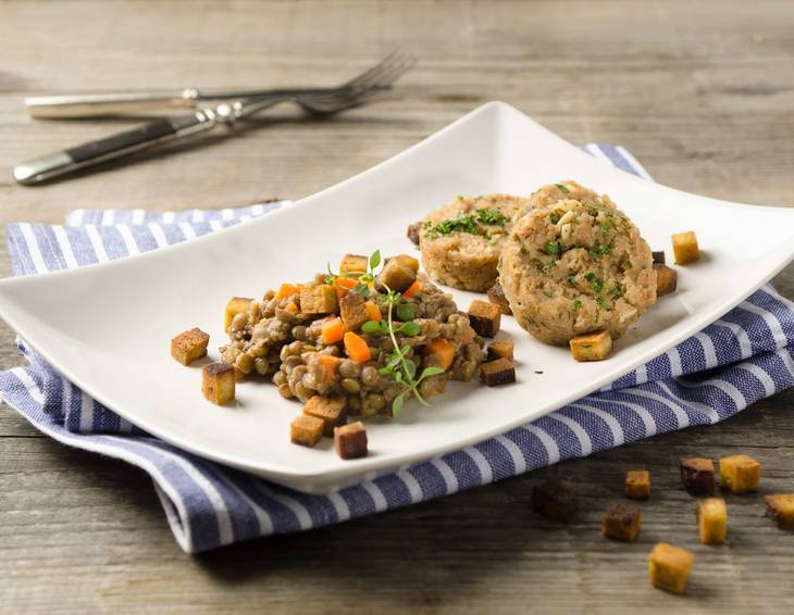 Linsen mit Serviettenknödel Linsen mit Serviettenknödel