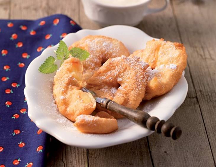 Apfelkiachln mit Mostschaumsoße Apfelkiachln mit Mostschaumsoße