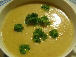 Petersilienwurzelsuppe mit Eierschwammerl