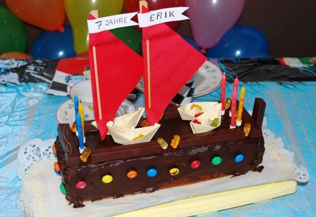 Piratenschiff-Torte