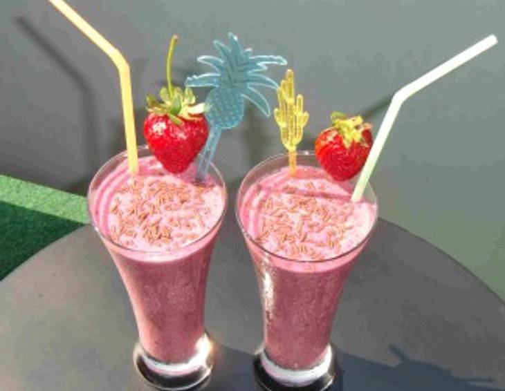 Melonen-Erdbeer-Nektarinen-Cocktail Melonen-Erdbeer-Nektarinen-Cocktail