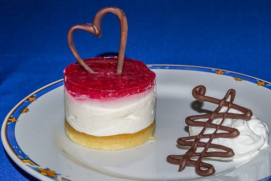 Joghurt-Himbeertörtchen Rezept - ichkoche.ch Joghurt-Himbeertörtchen Rezept - ichkoche.ch