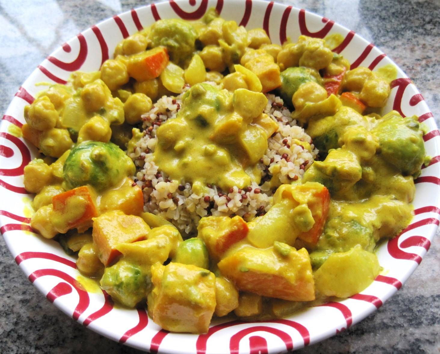 Curry mit Gemüse und Kichererbsen