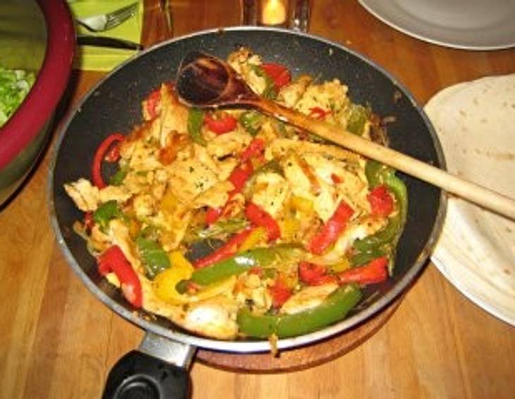 Gemüse-Puten-Pfanne mit Kampot Pfeffer Gemüse-Puten-Pfanne mit Kampot Pfeffer