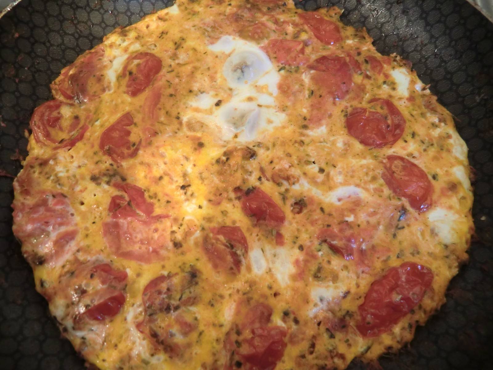 Tomatenfrittata mit Kräutern