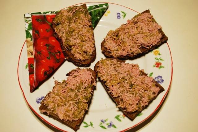 Wurst-Gurkerl-Aufstrich Rezept - ichkoche.ch Wurst-Gurkerl-Aufstrich Rezept - ichkoche.ch