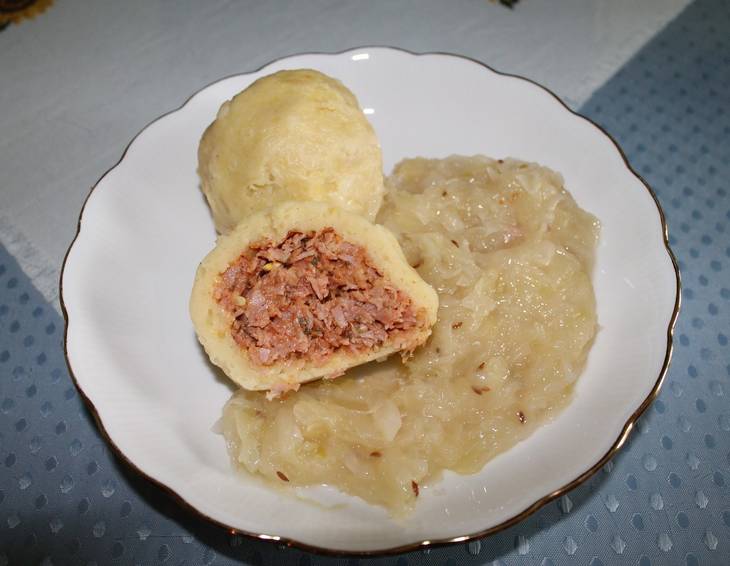 Wurstknödel mit Kartoffelteig