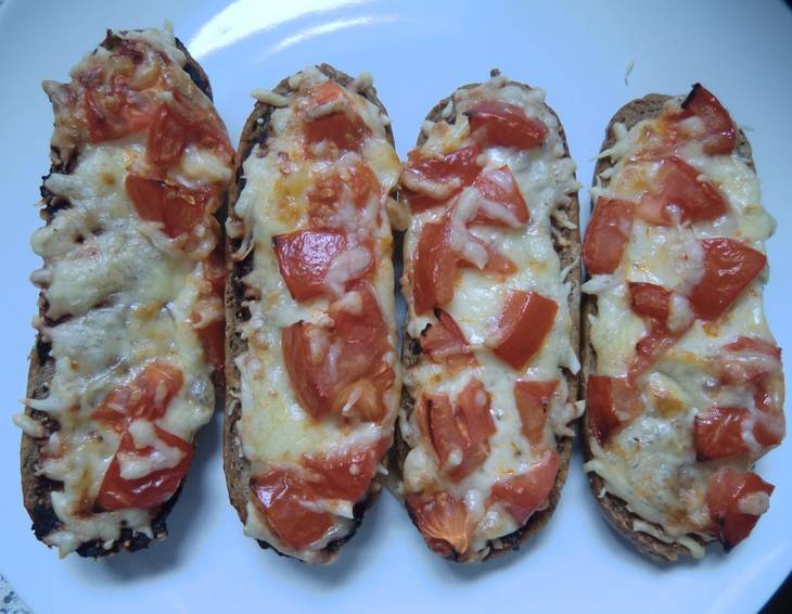 Tomaten-Vollkornbaguette Tomaten-Vollkornbaguette