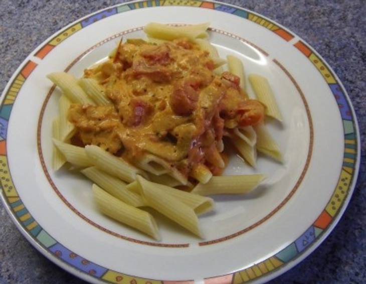 Penne mit Paprika-Tomaten-Sauce