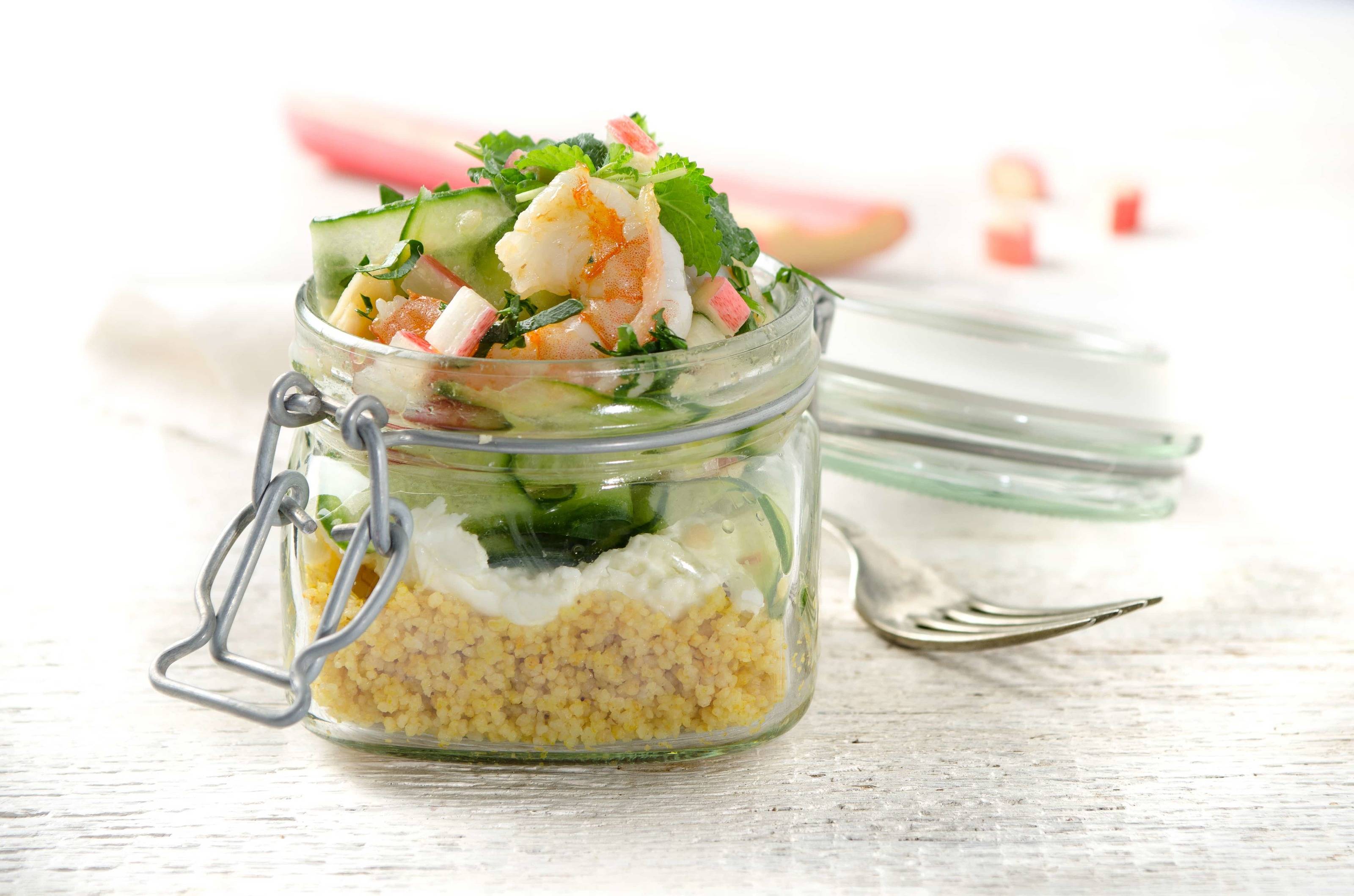 Mozzarella-Gurken-Couscous-Salat im Glas