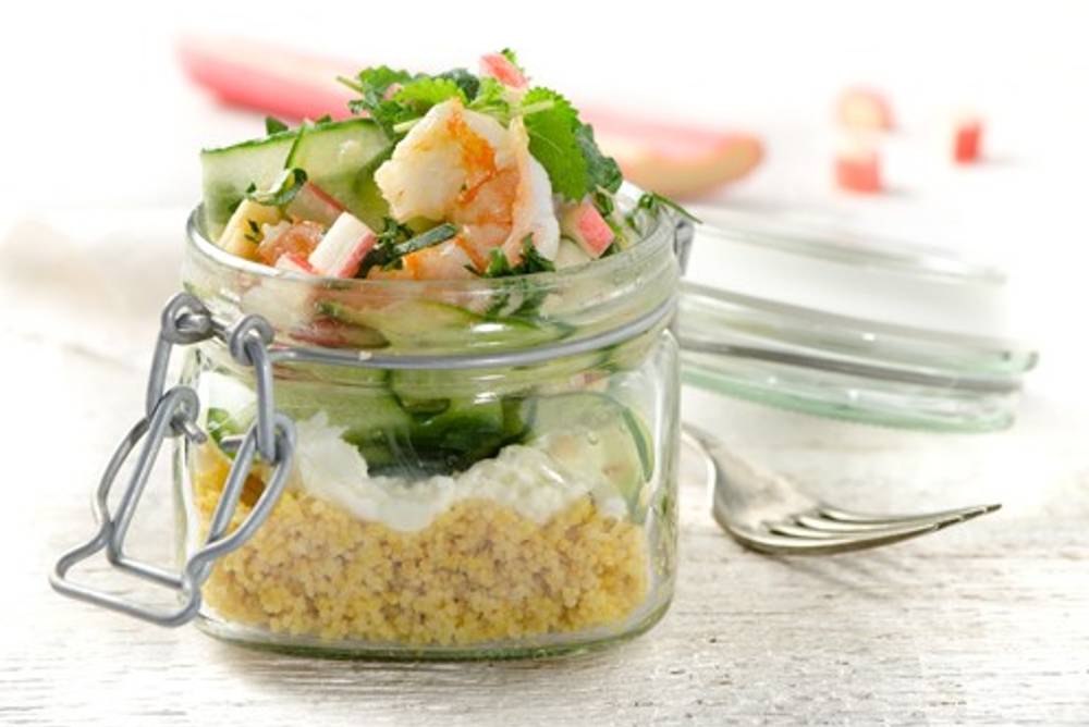 Rezept für Mozzarella-Gurken-Couscous-Salat im Glas