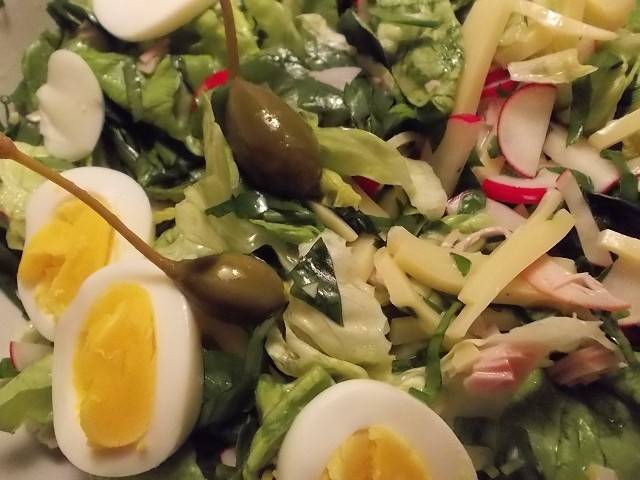 Bunter Salat mit Riesenkapern