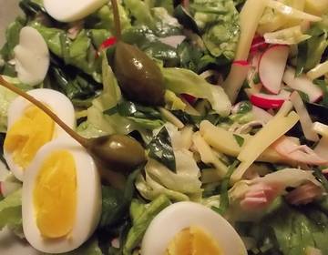 Bunter Salat mit Riesenkapern Bunter Salat mit Riesenkapern