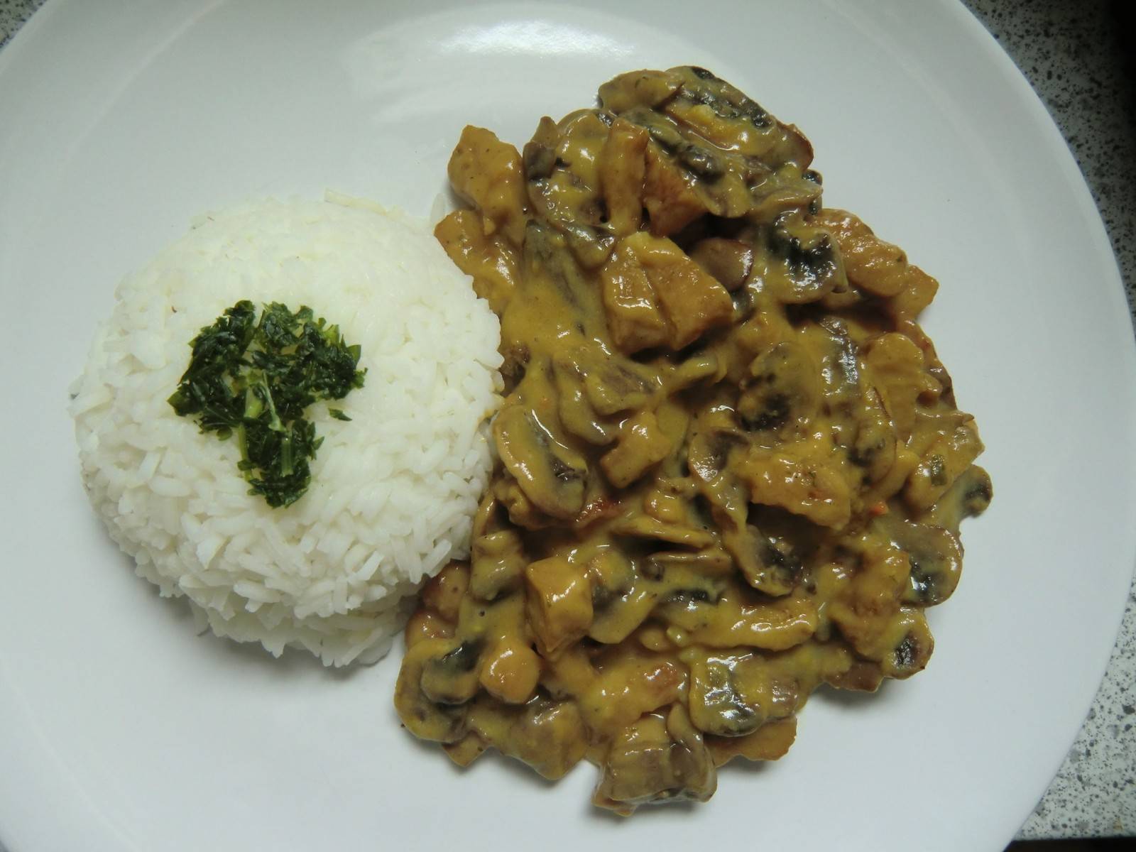 Seitan-Champignon-Geschnetzeltes Rezept - ichkoche.ch