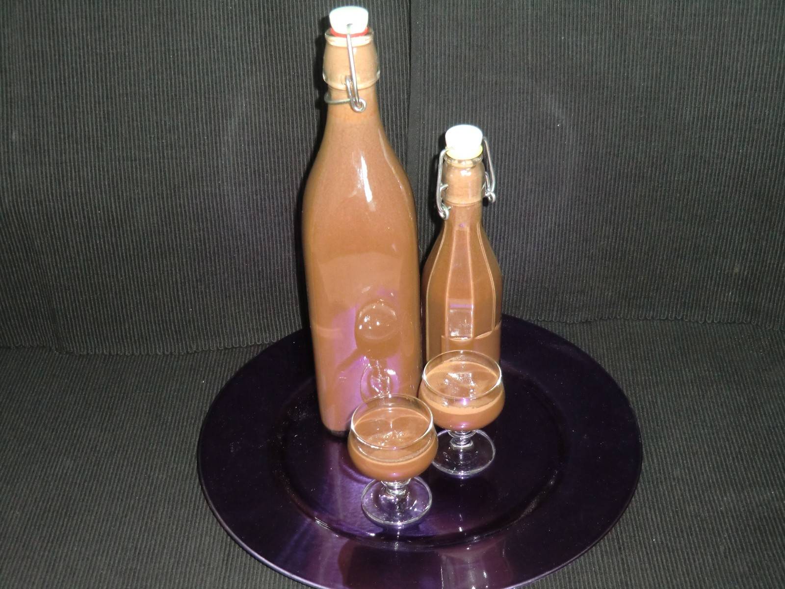 Haselnuss-Nougat-Likör Rezept - ichkoche.de Haselnuss-Nougat-Likör Rezept - ichkoche.de