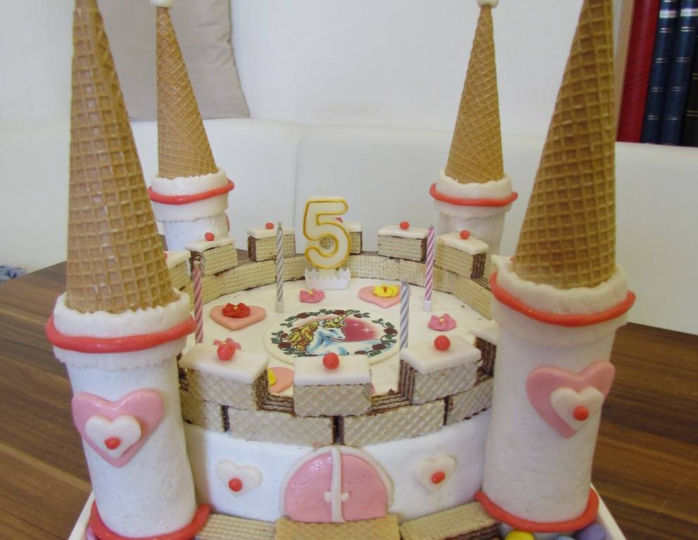 Prinzessinnen-Schloss Torte Prinzessinnen-Schloss Torte