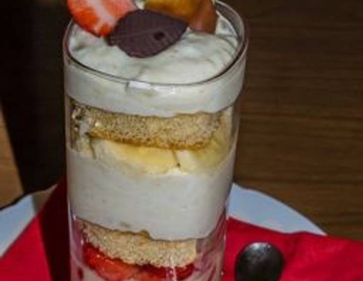 Bananenschichtdessert