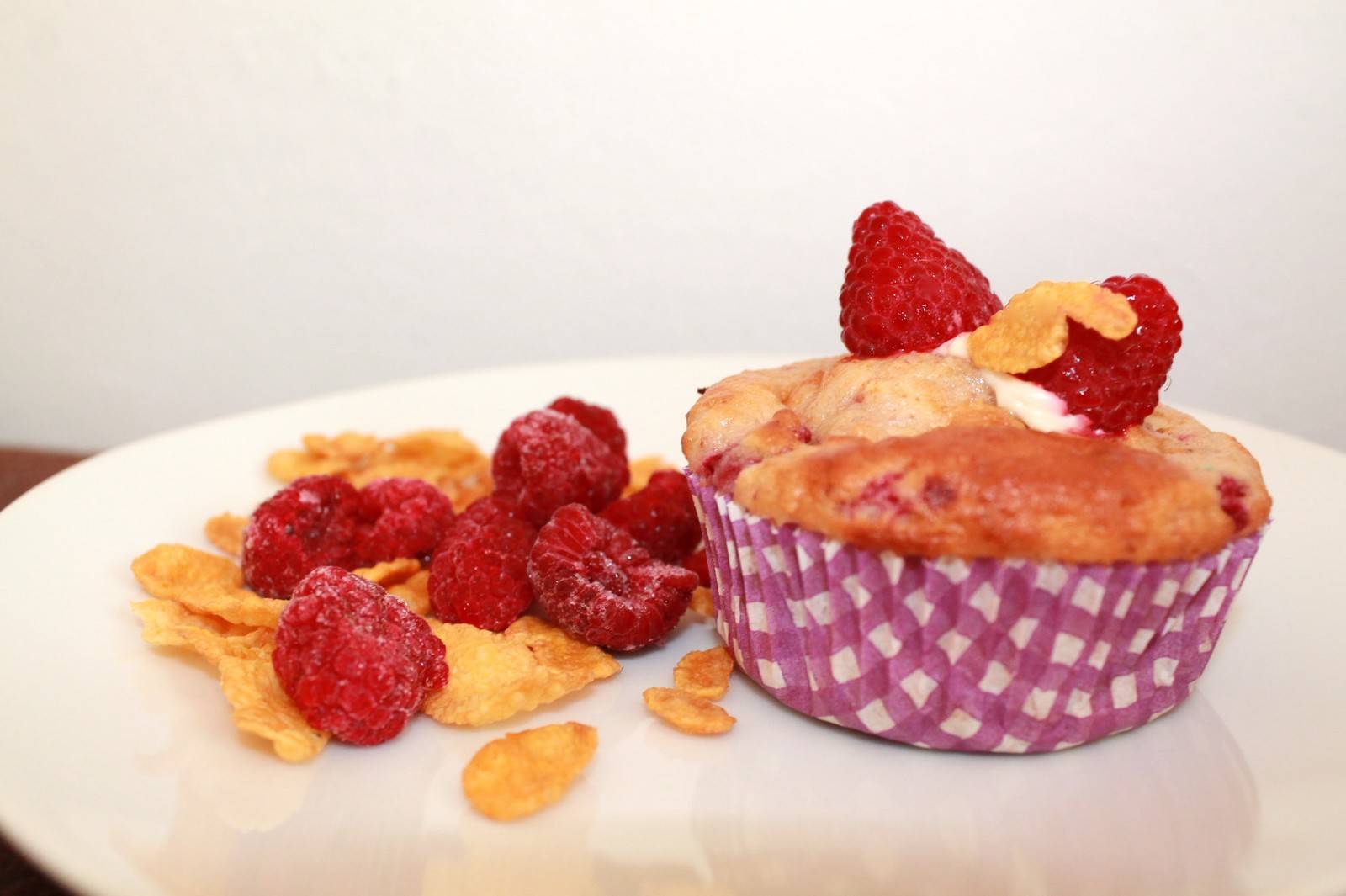 Himbeer-Cornflakes-Muffins