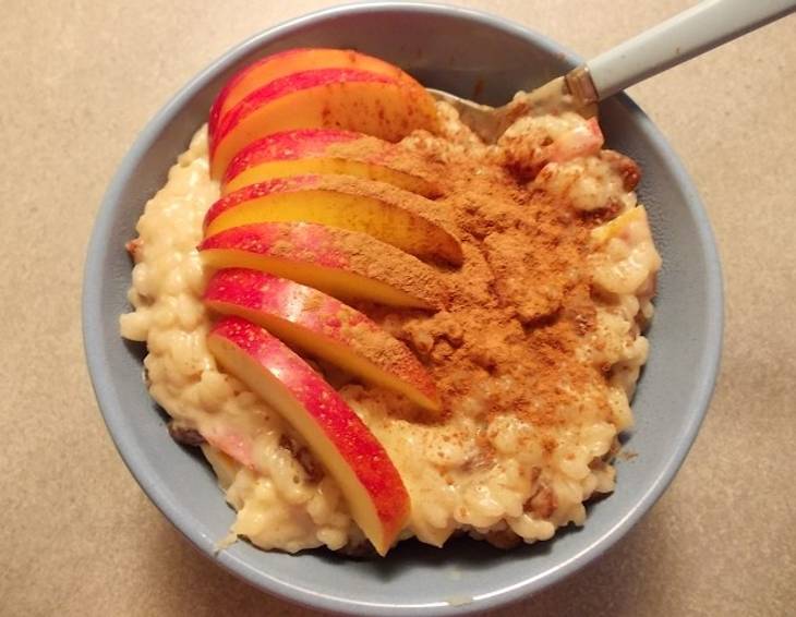 Vanille-Milchreis mit Apfel und Zimt Vanille-Milchreis mit Apfel und Zimt