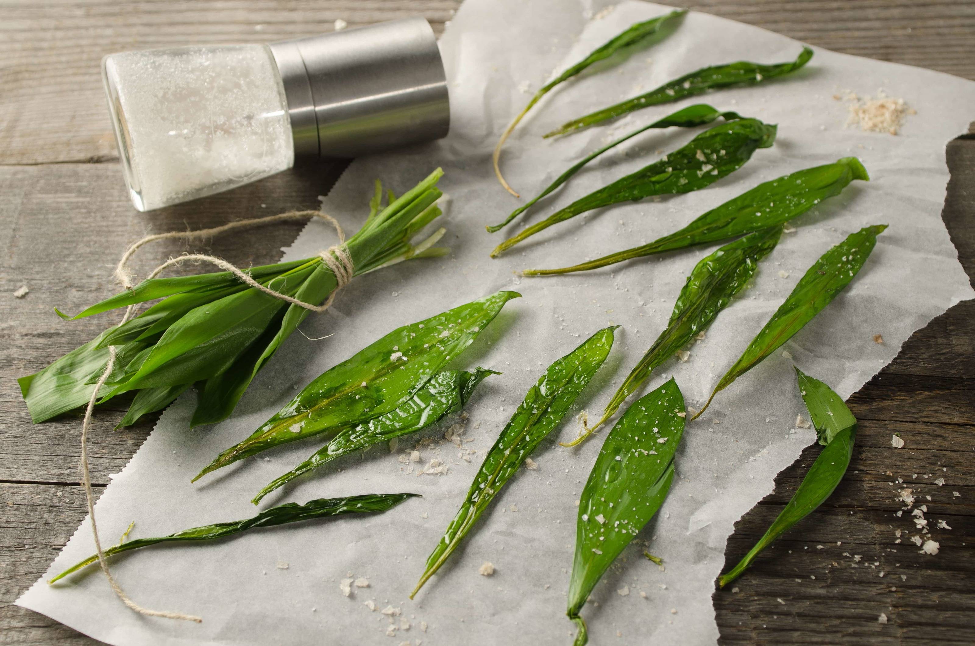Bärlauch-Chips Rezept - ichkoche.at Bärlauch-Chips Rezept - ichkoche.at
