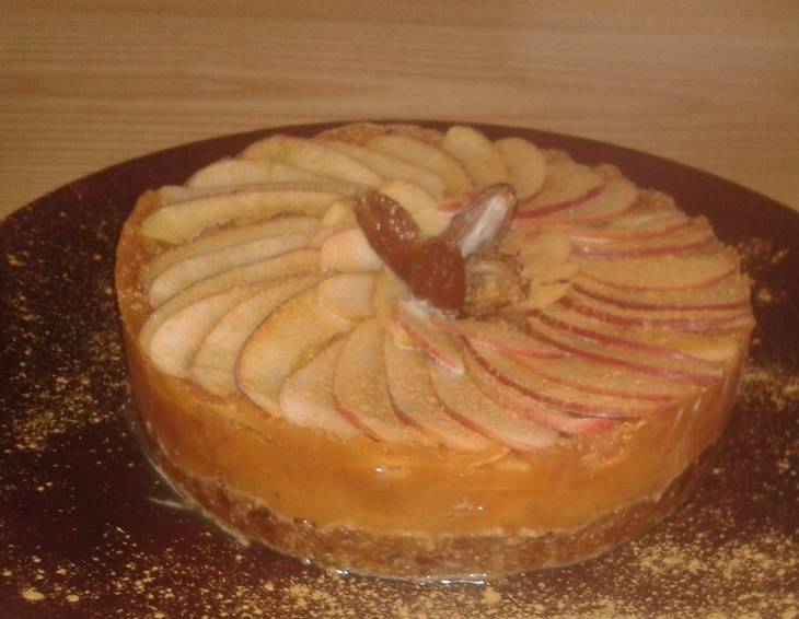 Apfelkuchen mit Dattel-Nuss-Boden Apfelkuchen mit Dattel-Nuss-Boden