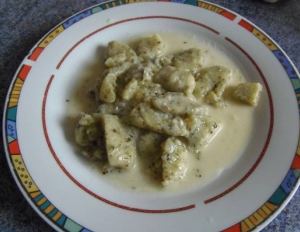 Kräuter-Gnocchi mit Käsesauce Kräuter-Gnocchi mit Käsesauce