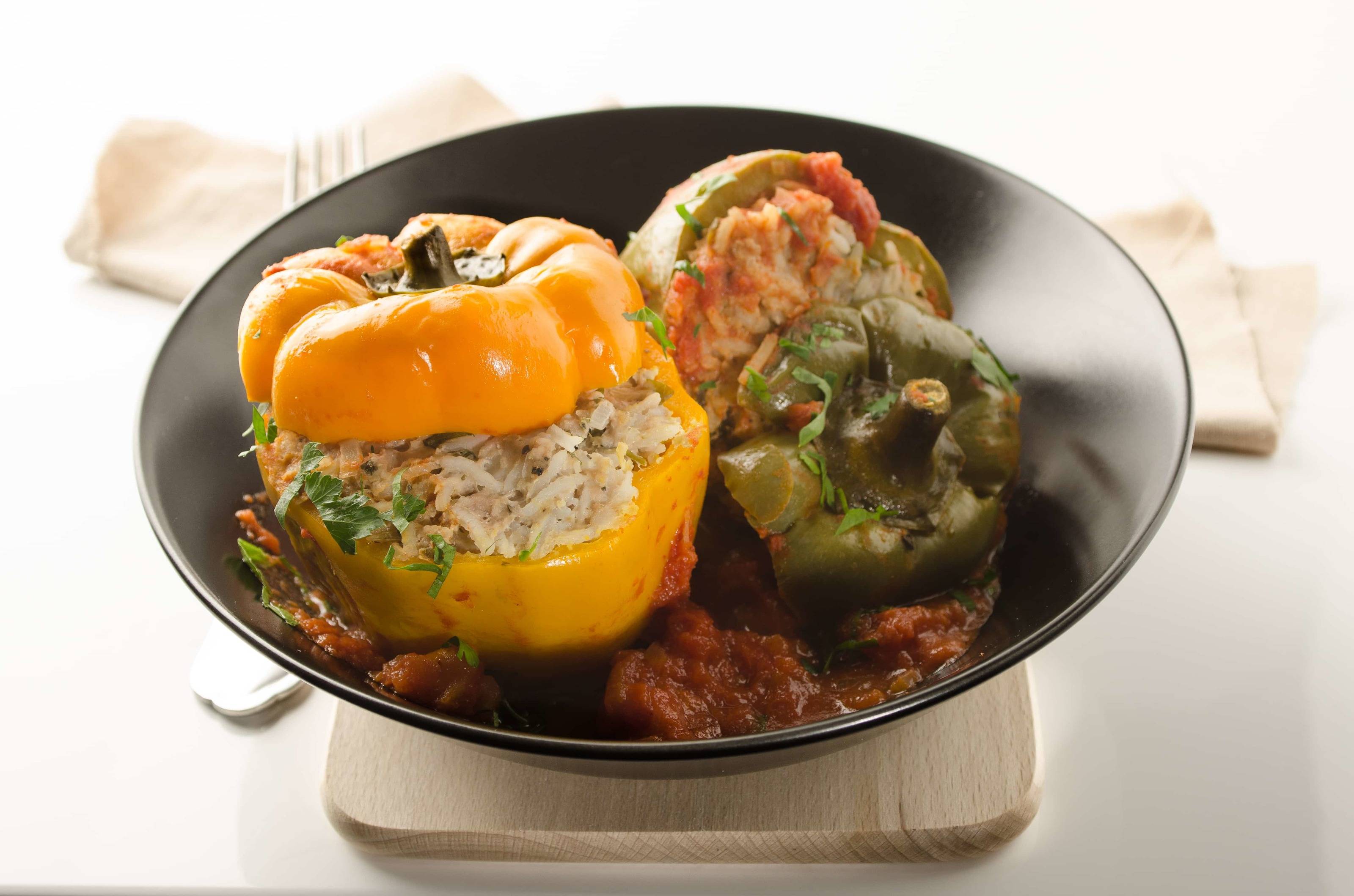 Gefüllte Paprika mit Thunfisch und Paradeisersauce Rezept