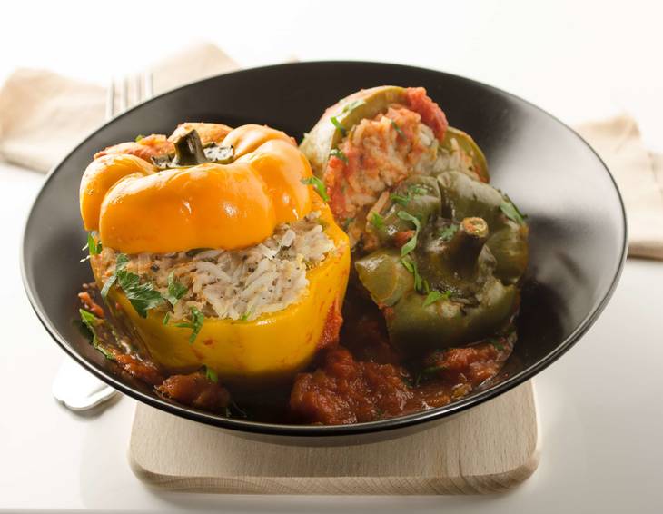 Gefüllte Paprika mit Thunfisch und Paradeisersauce Gefüllte Paprika mit Thunfisch und Paradeisersauce