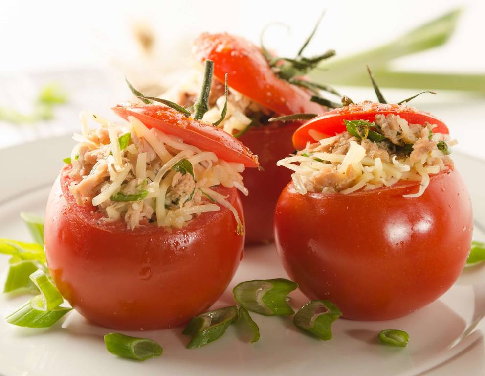 Gefüllte Paradeiser mit Thunfisch Gefüllte Paradeiser mit Thunfisch