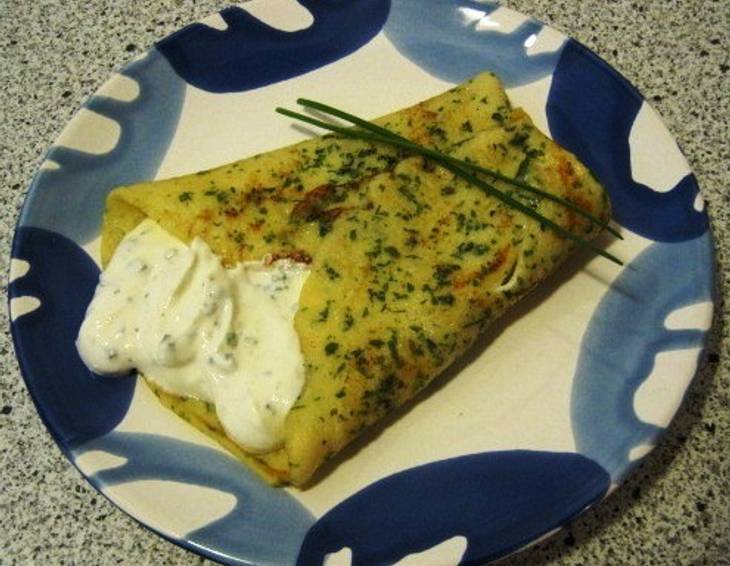 Kräuterpalatschinken mit Rahmfülle Kräuterpalatschinken mit Rahmfülle
