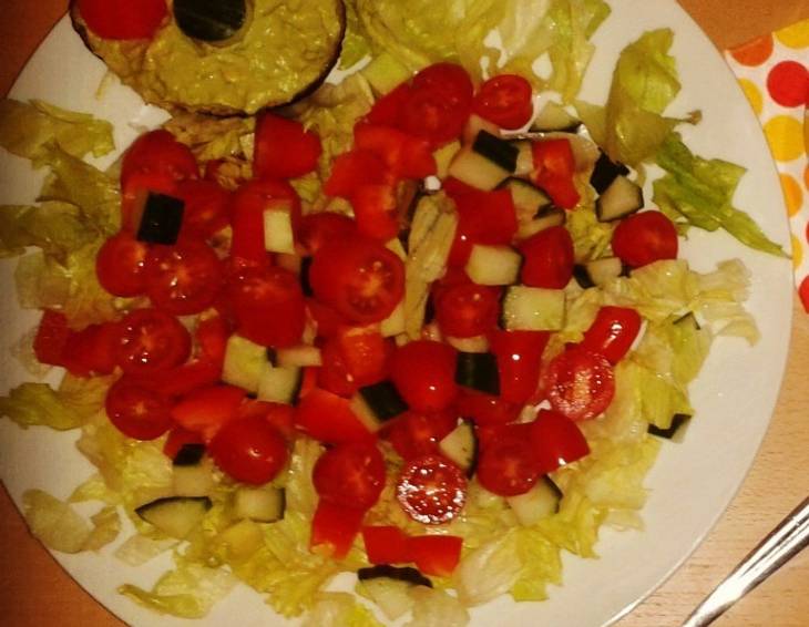 Salat mit Avocadocreme zum Verlieben Salat mit Avocadocreme zum Verlieben