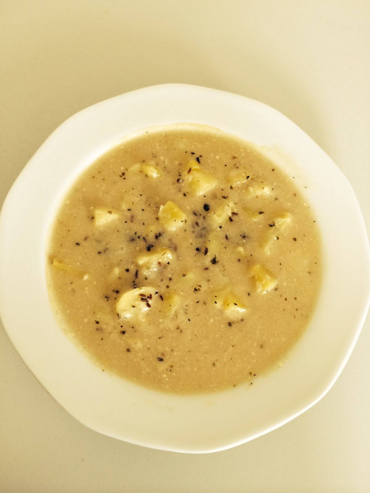 Erdäpfelsuppe