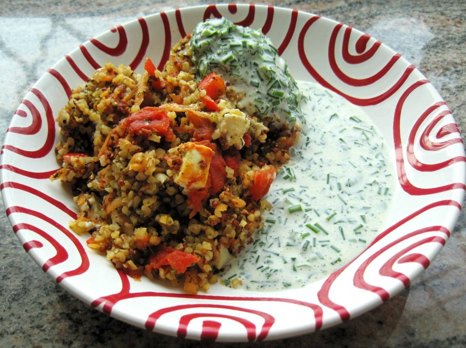 Quinoa-Auflauf mit Kräutersauce Rezept - ichkoche.de Quinoa-Auflauf mit Kräutersauce Rezept - ichkoche.de