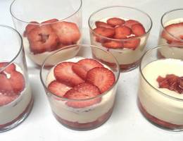 Erdbeer-Tiramisu mit Amaretto