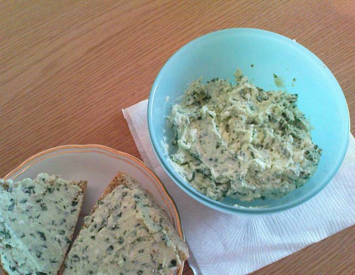 Bärlauch-Schafkäse-Aufstrich Bärlauch-Schafkäse-Aufstrich