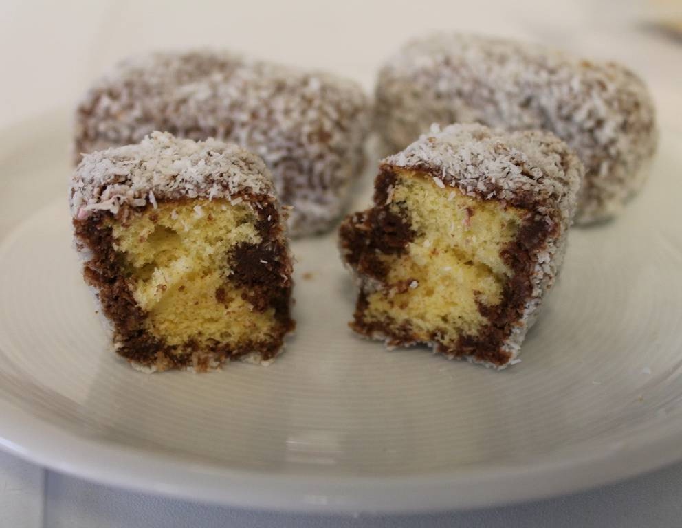 Biskuit-Kokoswürfel Biskuit-Kokoswürfel