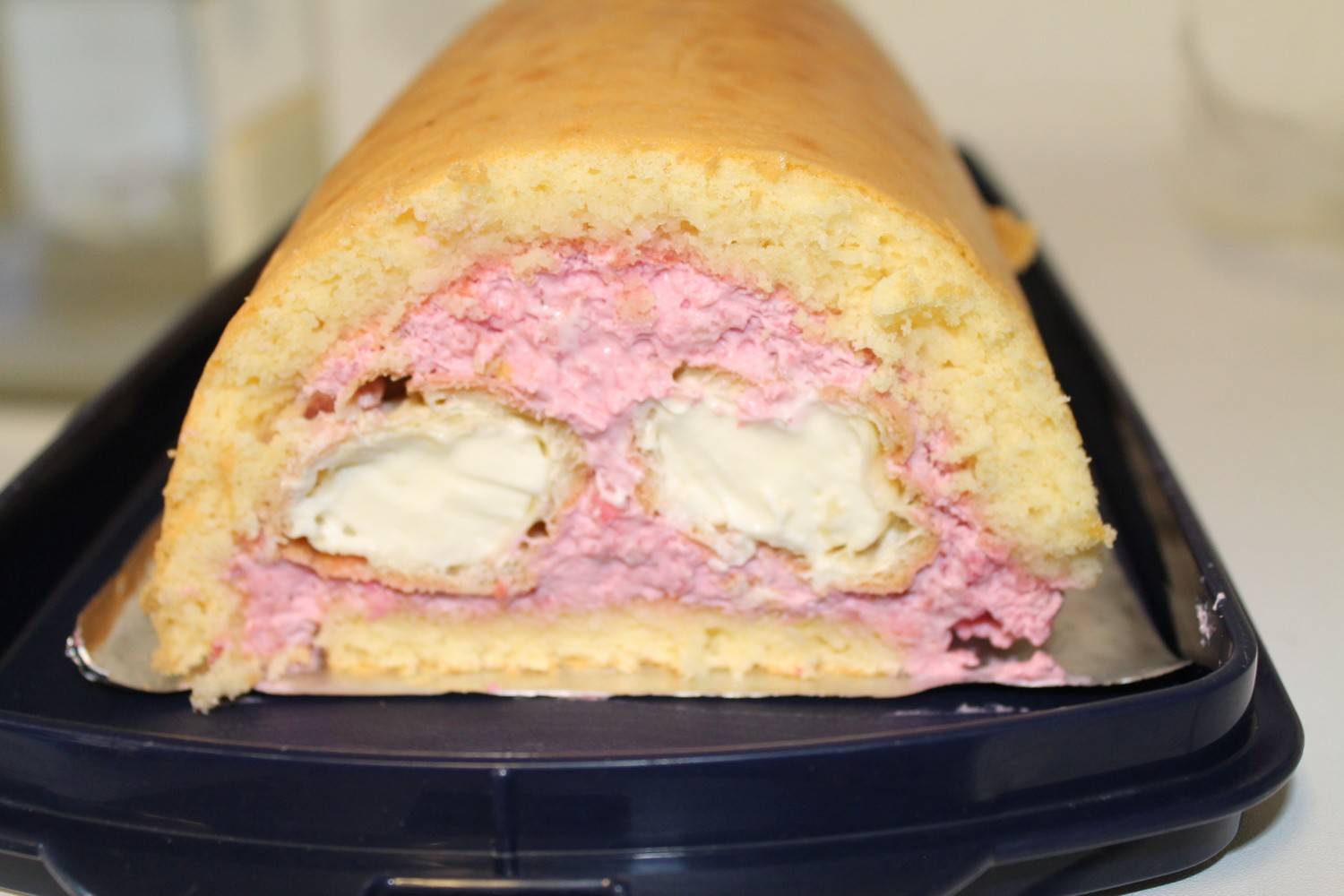 Himbeer-Topfen-Roulade