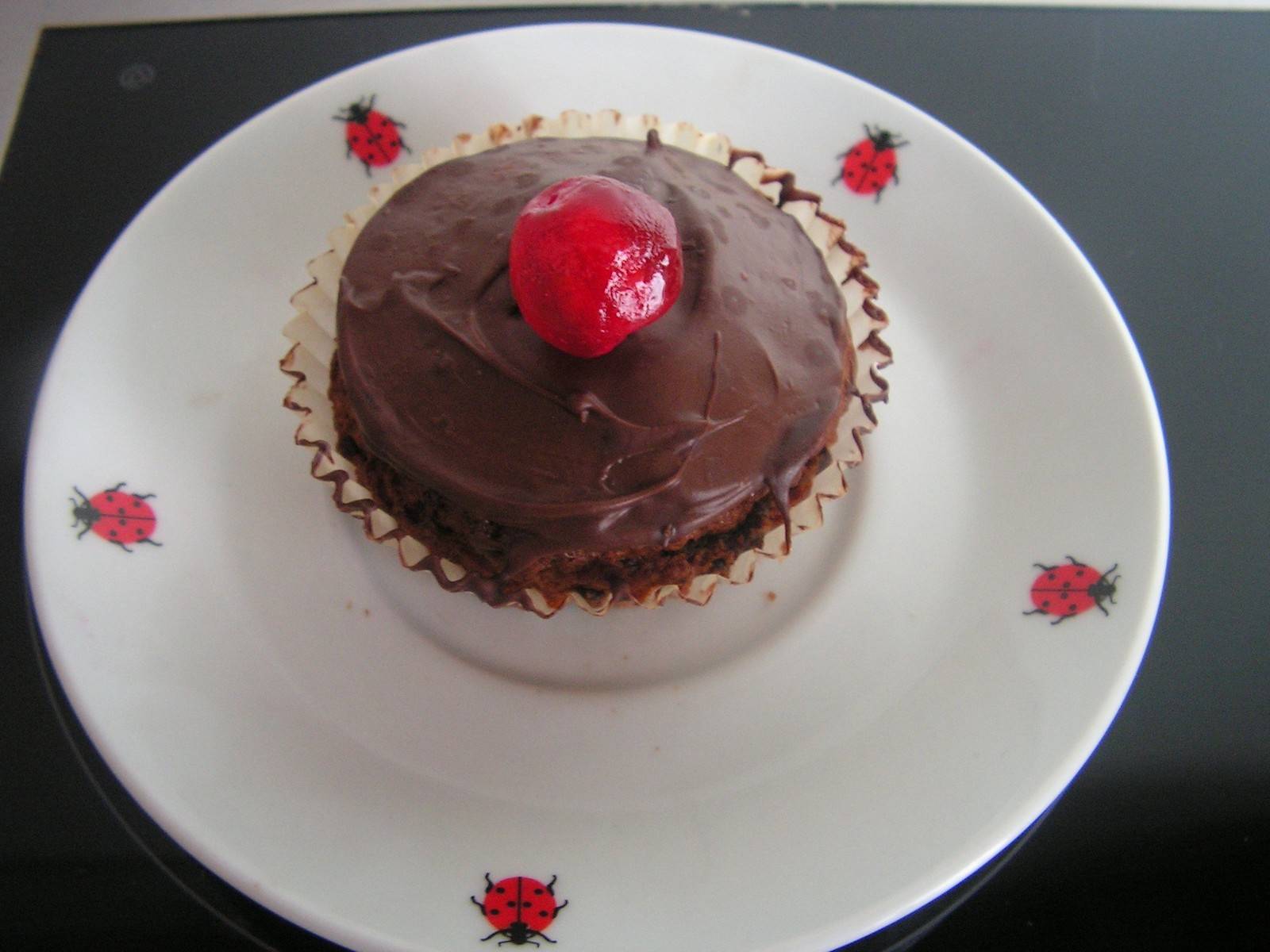 Kirsch-Mandel-Schoko-Muffin Rezept - ichkoche.at Kirsch-Mandel-Schoko-Muffin Rezept - ichkoche.at